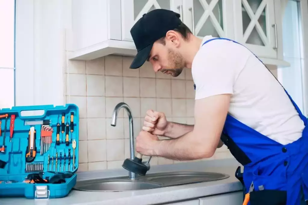 como desentupir pia de cozinha